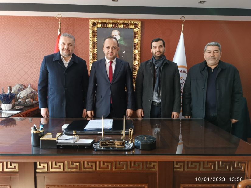 Malatya baro başkanı Onur Demez ile Malatya'da yaşayan mültecilerin hukuki süreçleriyle ilgili toplantı düzenlendi